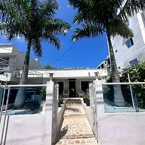 Bed & Breakfast Airport ***